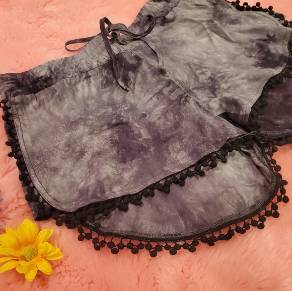 Zumiez tie-dye pom shorts - Picture 7 of 14